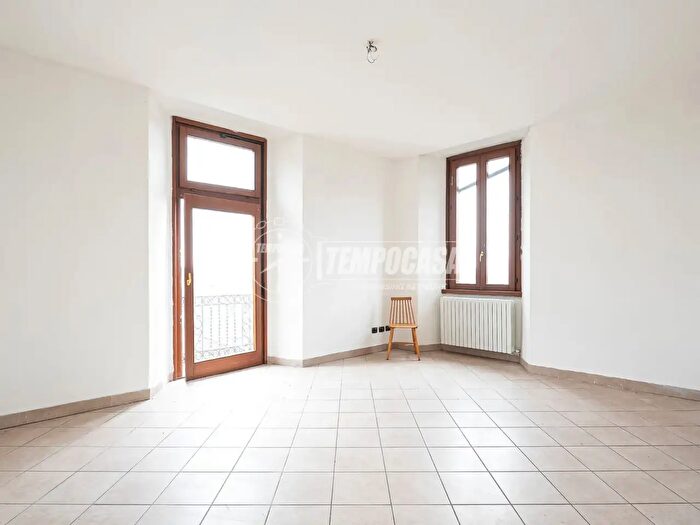 Appartamento trilocale in vendita in Via Pospagliaro, Bosisio Parini