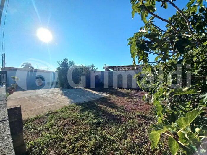 Casa quadrilocale in vendita in Contrada Moccuso, Ugento