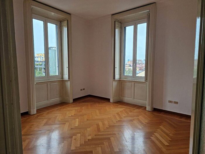 Appartamento trilocale in affitto in Via Spartaco, Montenero, Milano
