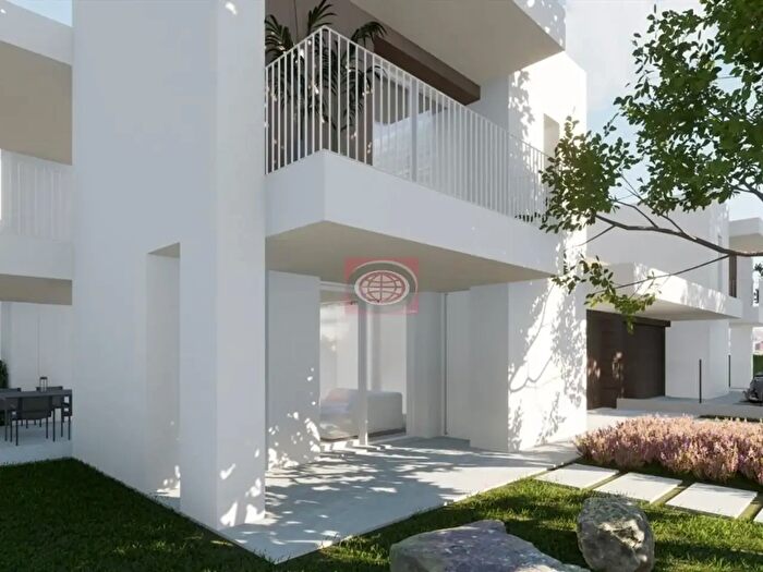 Casa con 5 locali in vendita in Cesena