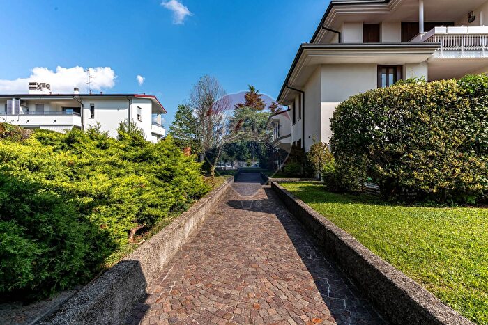 Appartamento bilocale in vendita in Via Cavour, Concorezzo