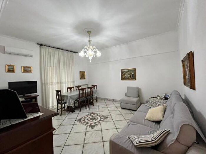 Appartamento trilocale in vendita in Salita Arenella, Napoli