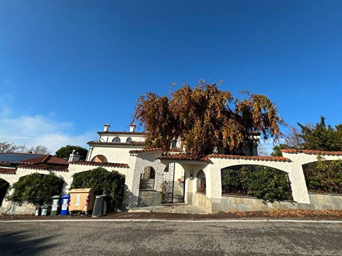 Casa con 6 locali in affitto in Strada Moncalvo, Revigliasco Maddalena, Moncalieri