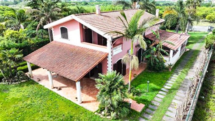 Casa con 6 locali in vendita in Stretto Camicia, Barcellona Pozzo Di Gotto