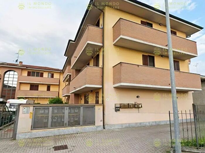 Appartamento trilocale in vendita in Crespiatica