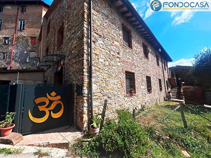 Appartamento quadrilocale in vendita in Via Canipaletti, Massarosa