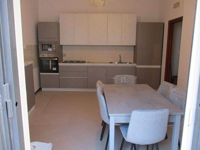 Appartamento trilocale in affitto in Tribunali, Napoli