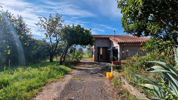 Casa bilocale in vendita in Via Carinella, Segni