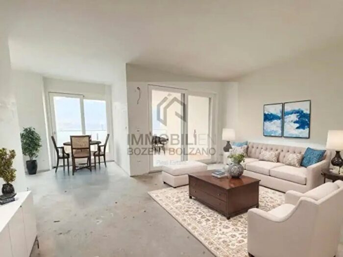 Appartamento quadrilocale in vendita in Via Resia, Bolzano