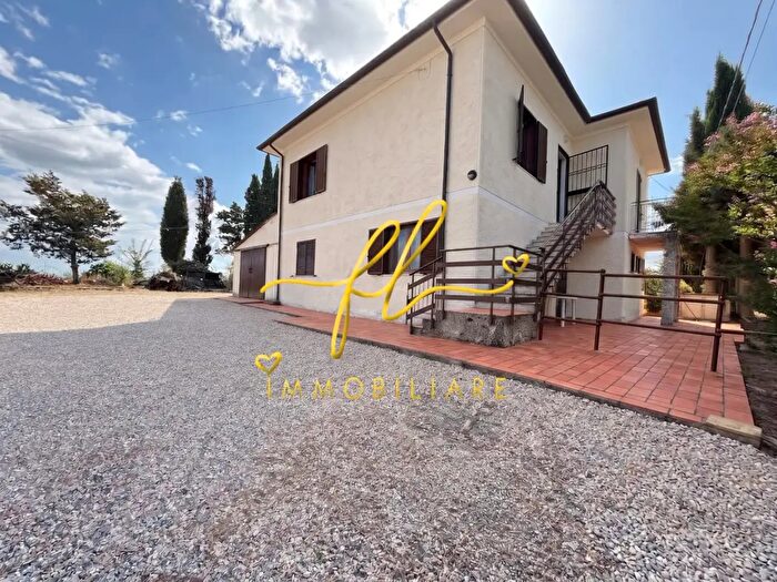 Appartamento con 5 locali in vendita in Casale Marittimo