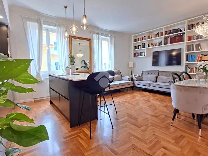 Appartamento trilocale in vendita in Via dei Lucilii, Roma