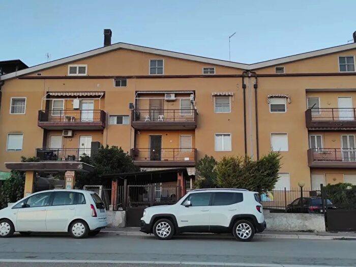 Appartamento con 8 locali in vendita in Via a De Gasperi, San Severo