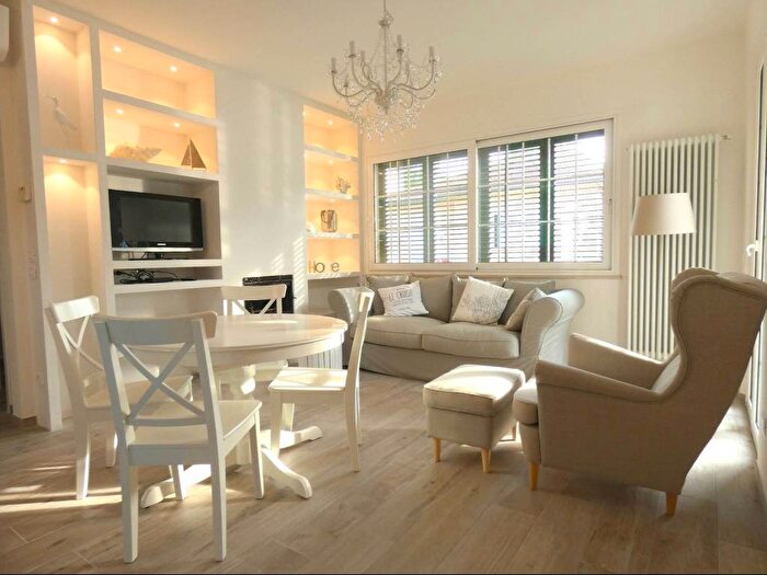 Appartamento trilocale in affitto in Viale Nino Bixio, Abissinia, Riccione