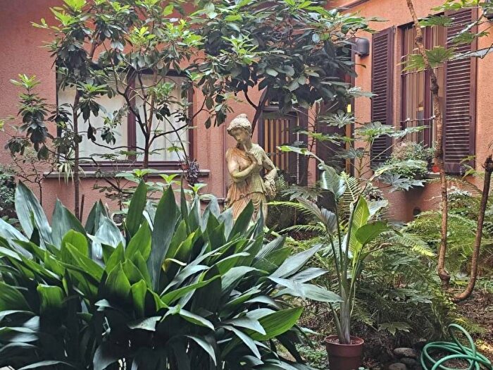 Appartamento bilocale in affitto in Via Disciplini, Carrobbio, Milano