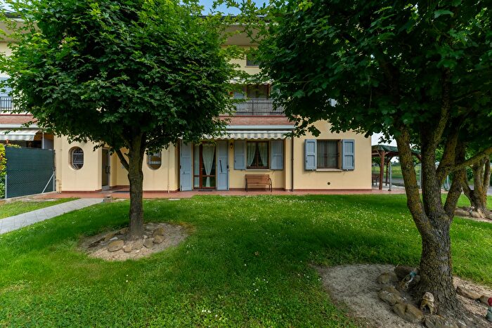 Appartamento trilocale in vendita in Via Ferrari, Castello DArgile