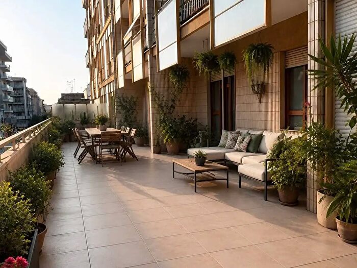 Appartamento con 16 locali in vendita in Via Nazario Sauro, Lecce