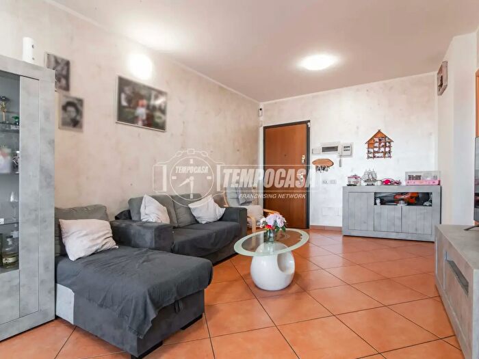 Appartamento trilocale in vendita in Desio