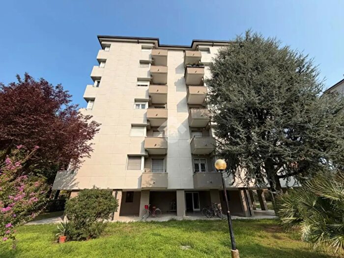 Appartamento quadrilocale in vendita in Viale Europa, Bussero