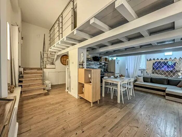 Appartamento quadrilocale in vendita in Via Coni Zugna, Fiumicino