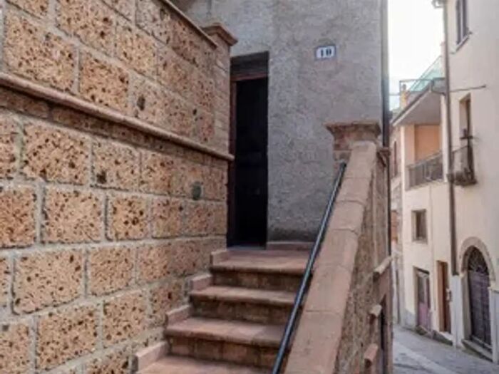 Appartamento con 5 locali in vendita in Via Roma, Proceno