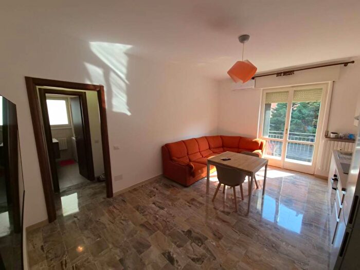 Appartamento trilocale in affitto in Via Giovanni Battista Varé, Bovisa, Milano
