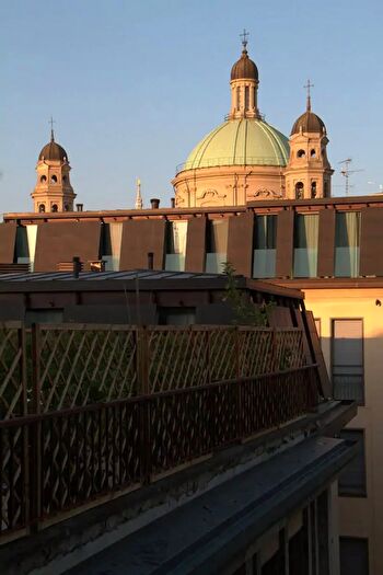 Appartamento monolocale in affitto in Via dei Piatti, Milano