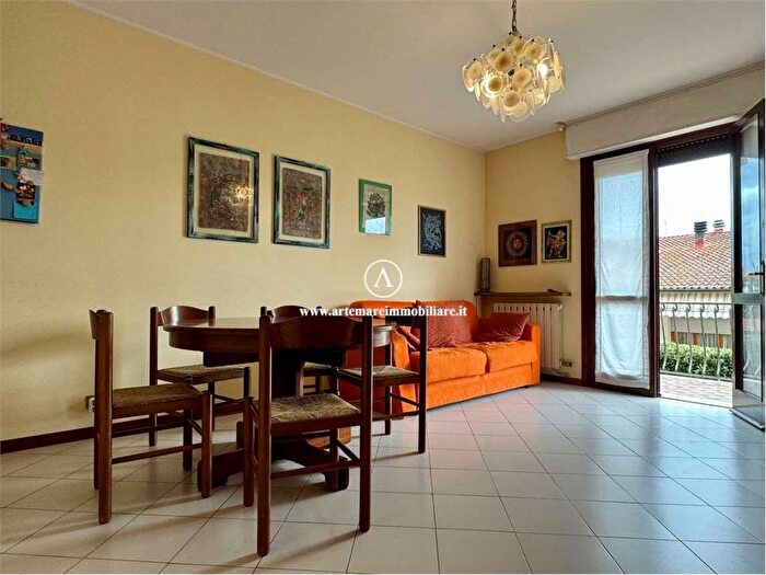 Appartamento quadrilocale in affitto in Via Cortona, Pietrasanta