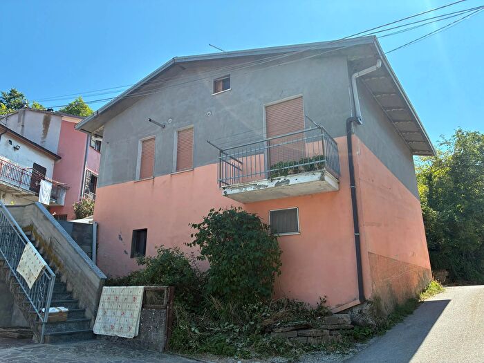 Casa con 6 locali in vendita in Via Strada per Soanne, Pennabilli