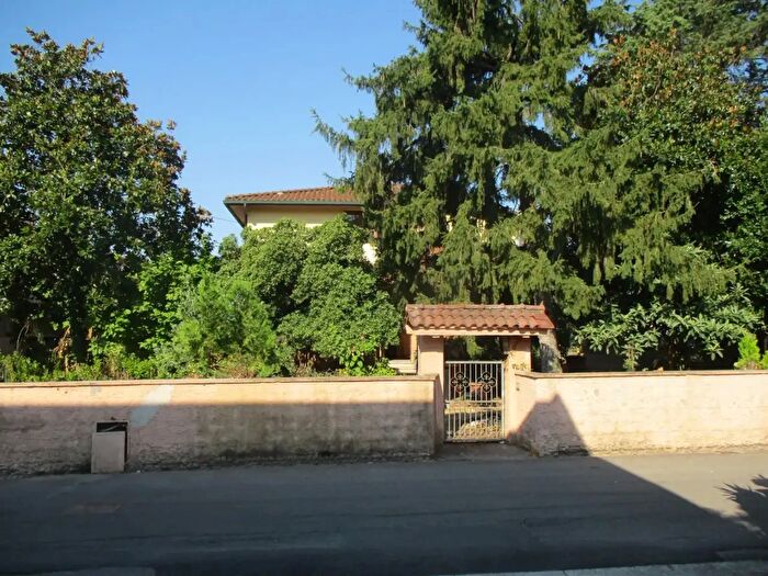 Casa con 8 locali in vendita in Santa Maria A Monte