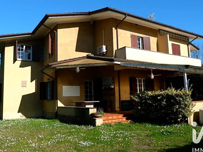 Casa con 13 locali in vendita in Via Amendola, Forte Dei Marmi