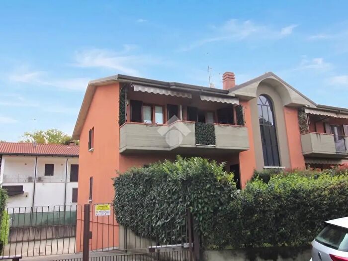 Appartamento trilocale in vendita in Via De Capitani, Agrate Brianza