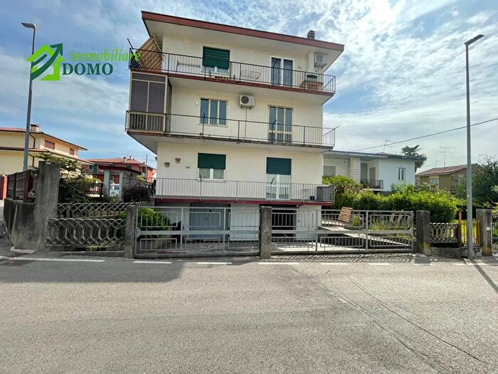 Appartamento trilocale in vendita in Via San Giusto, Schio