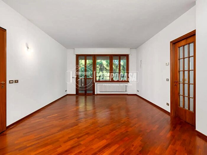 Appartamento trilocale in vendita in Via Guido Riccio Fogliani, Reggio Emilia