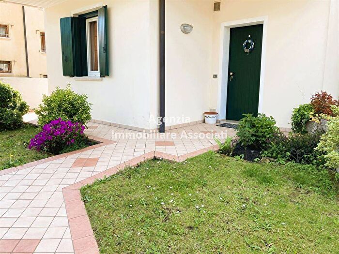 Appartamento trilocale in affitto in via Piave, Pove del Grappa