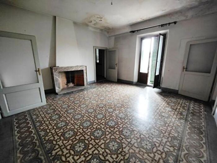 Appartamento con 6 locali in vendita in Montevarchi