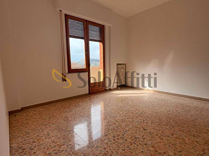 Appartamento con 5 locali in affitto in Via Cesare Battisti, San Prospero, Siena