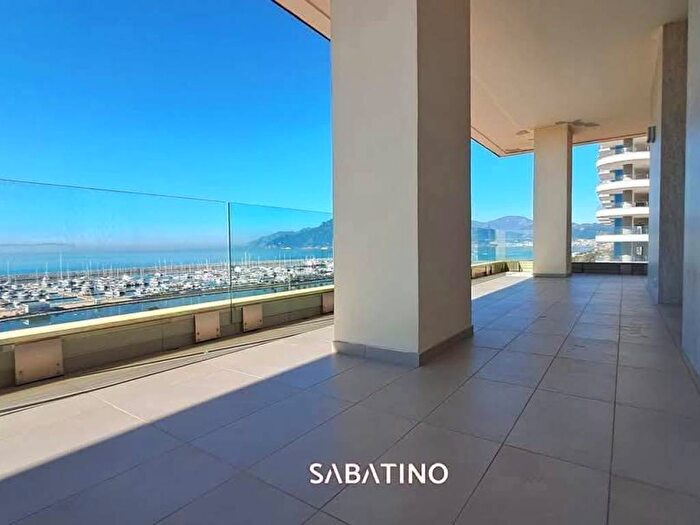 Appartamento quadrilocale in affitto in Via Salvador Allende, Arbostella Arechi, Salerno