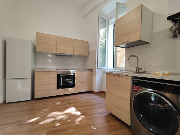 Appartamento trilocale in affitto in Via Martiri della Libertà, Scorcola, Trieste