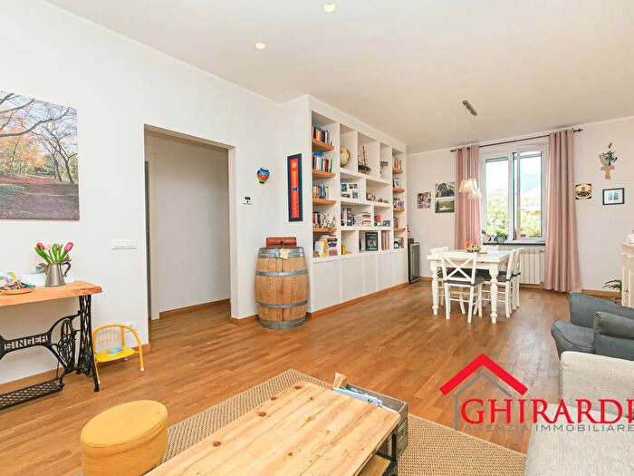 Appartamento con 7 locali in vendita in Via Ursone da Sestri, Genova