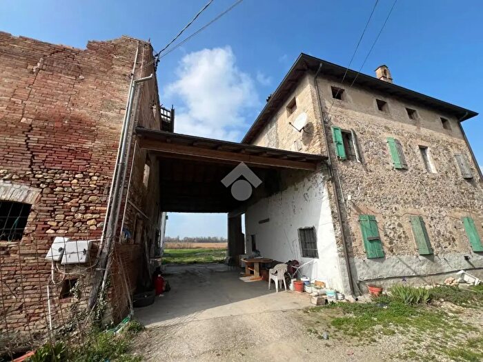 Casa monolocale in vendita in Via per Parma, Traversetolo