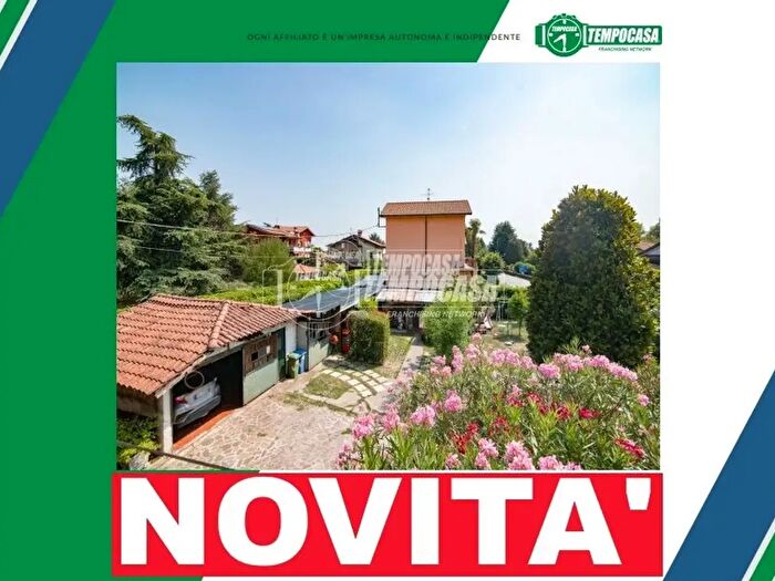 Appartamento trilocale in vendita in Via per Trezzo, Vaprio D'Adda
