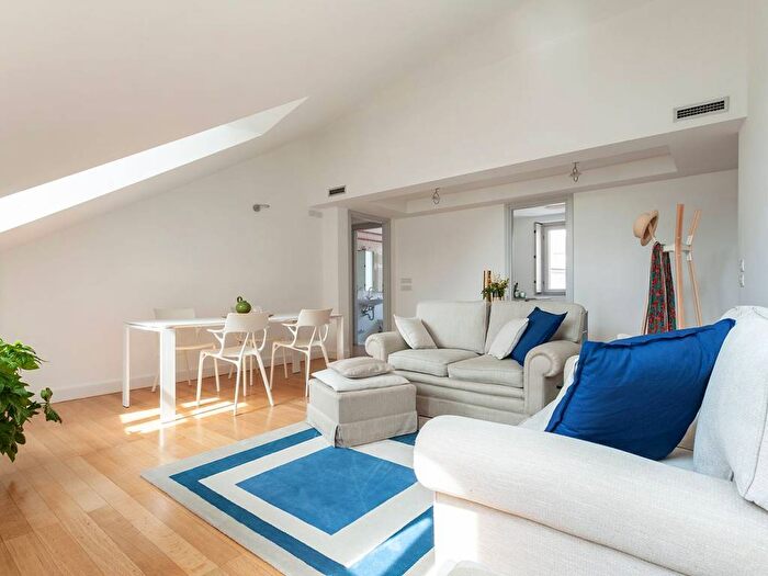 Appartamento trilocale in affitto in Largo Francesco Richini, Missori, Milano