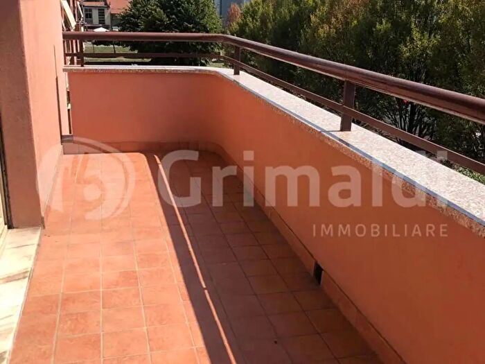 Appartamento trilocale in affitto in Via Collodi, Monza