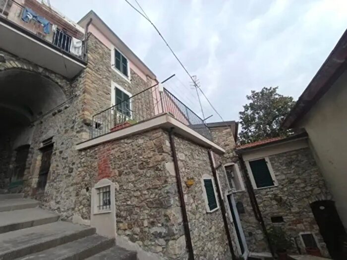Casa con 5 locali in vendita in Via Borgo di Mezzo, Sarzana