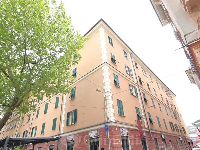 Appartamento con 5 locali in vendita in Via Capitano del Popolo, Genova