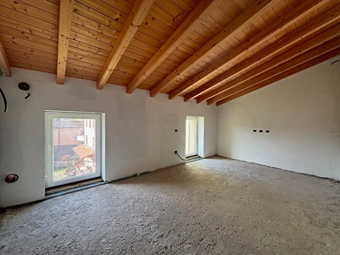 Appartamento trilocale in vendita in Via Nicelli, Lugagnano Val DArda