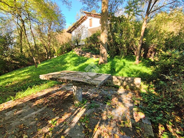 Casa con 5 locali in vendita in Via Sp, Avolasca