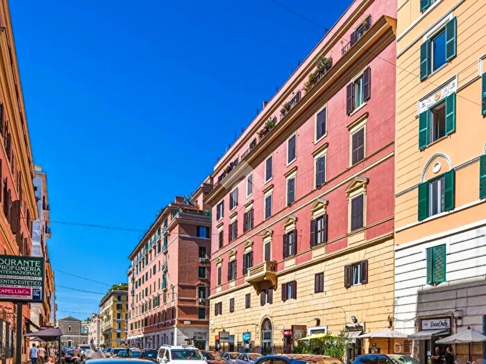 Appartamento con 5 locali in vendita in Via Candia, Roma