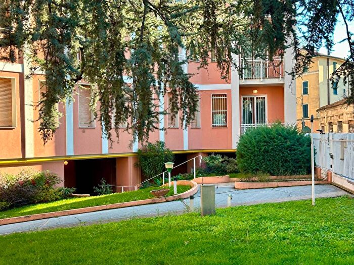 Appartamento trilocale in affitto in Via Scaldasole, Ticinese, Milano