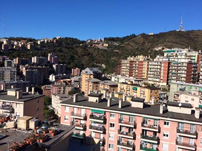 Appartamento trilocale in affitto in Via Gaeta, Oregina, Genova